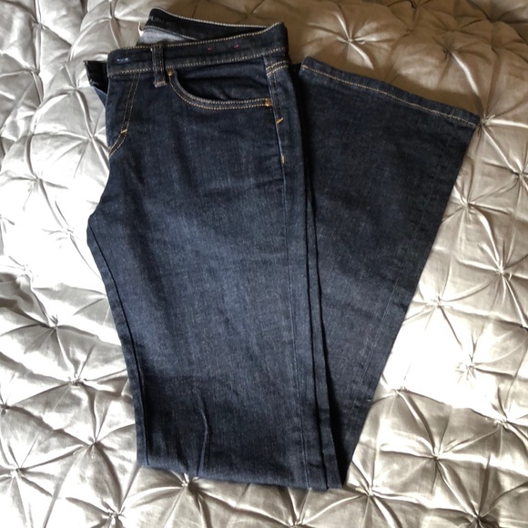 ✨Host Pick✨LIKE NEW Banana Republic, Bootcut Denim - Picture 2 of 5